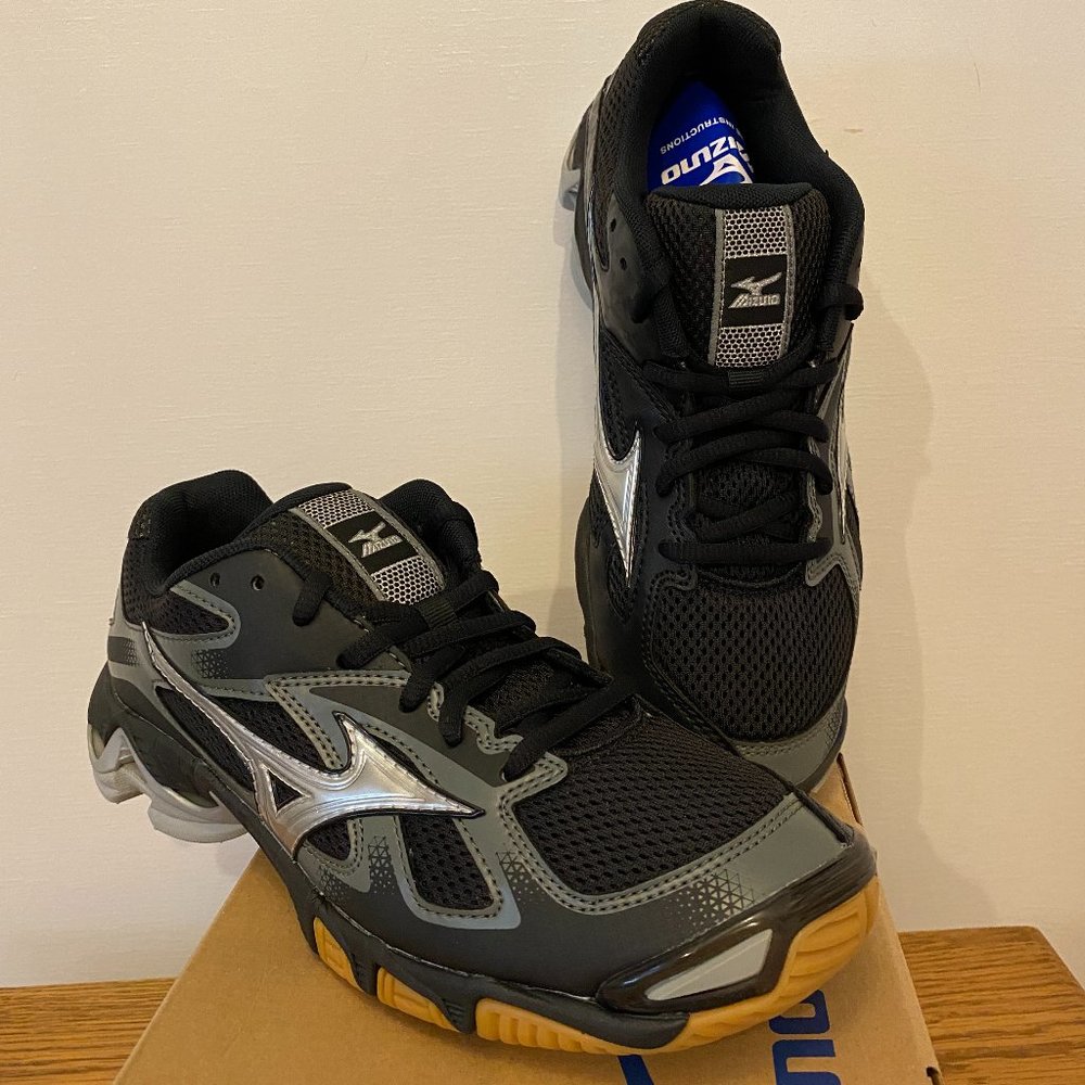 Mizuno Wave Bolt 5 Women's Volleyball Shoes - NWT